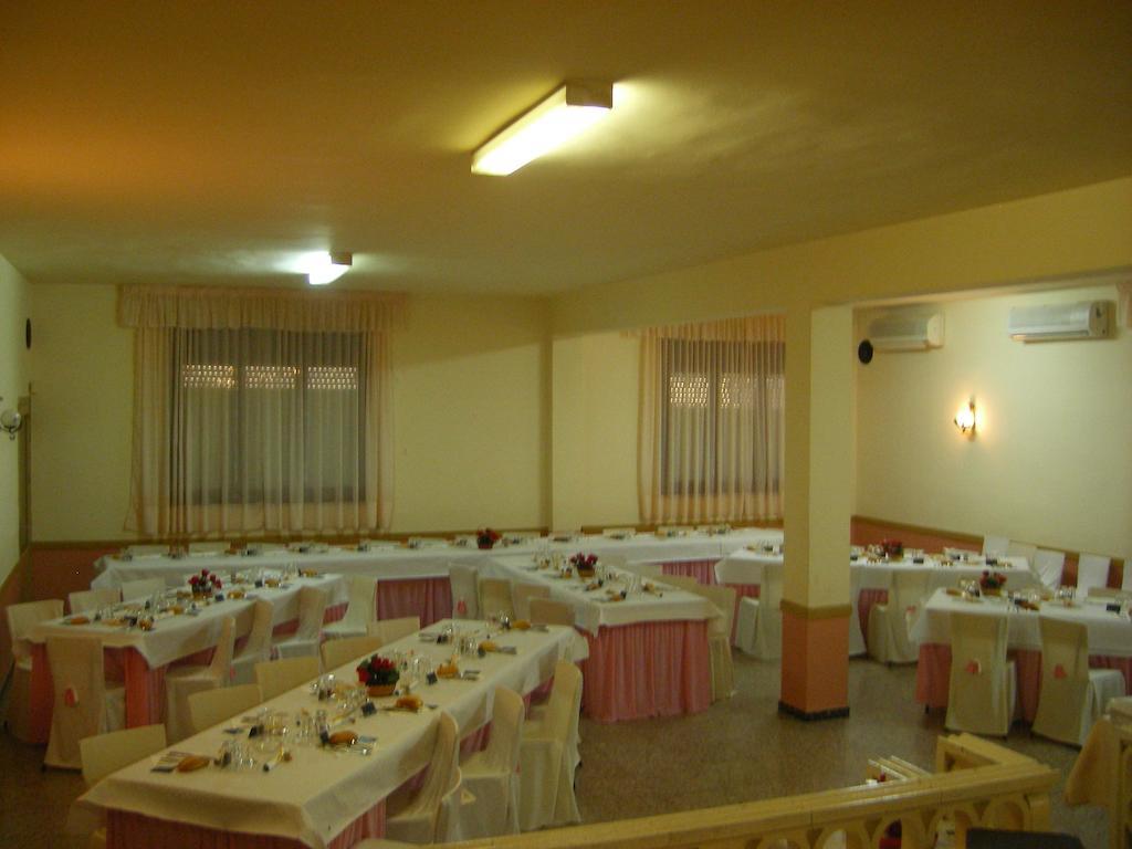 Hostal Roca Fayon Екстер'єр фото