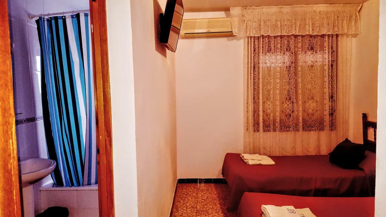 Hostal Roca Fayon Екстер'єр фото