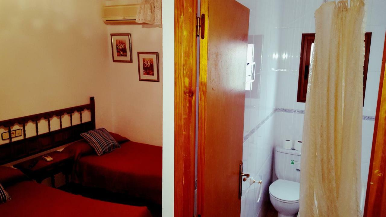 Hostal Roca Fayon Екстер'єр фото